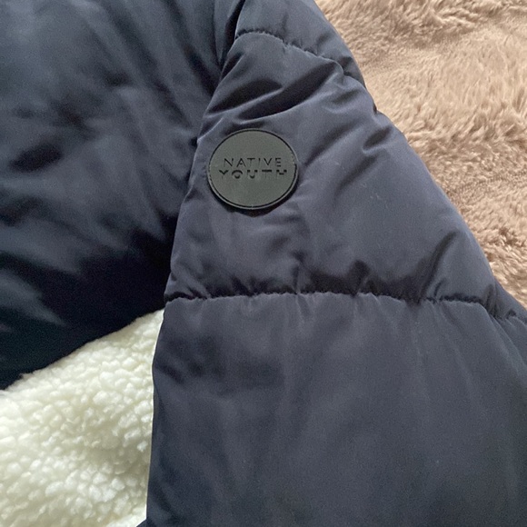 Native youth navy and white Sherpa puffer coat XL NWT - Picture 10 of 15